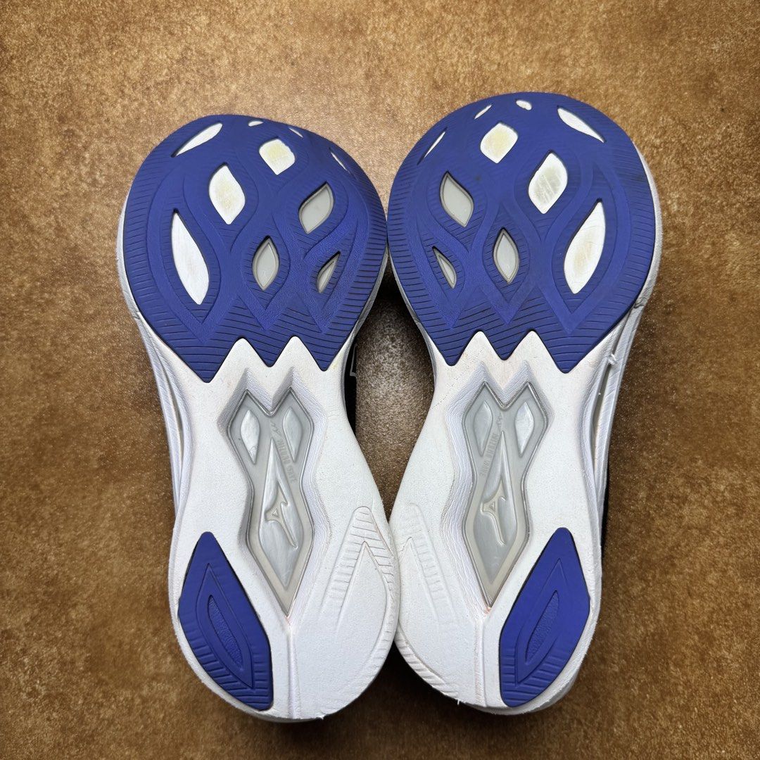 MIZUNO SONIC REBILLION (Category: Sneakers) located in Panabo. Submitted by shoerarefinds (Listing ID 1468285711, Image 2). Description: MÌŽÛNÒ ŚÓÑÌÇ ŘEBÈŁŁÎOÑ SIZE: EU 41 / US 8.5 / 26.5 CM Excellent Condition LOCATION: PANABO CITY, DAVAO DEL NORTE, 8105 1800 FREESHIPPING.