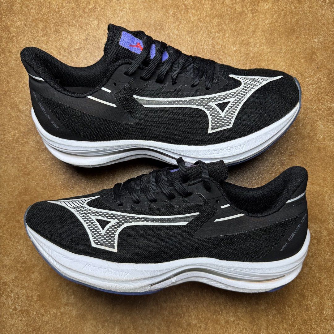MIZUNO SONIC REBILLION (Category: Sneakers) located in Panabo. Submitted by shoerarefinds (Listing ID 1468285711, Image 1). Description: MÌŽÛNÒ ŚÓÑÌÇ ŘEBÈŁŁÎOÑ SIZE: EU 41 / US 8.5 / 26.5 CM Excellent Condition LOCATION: PANABO CITY, DAVAO DEL NORTE, 8105 1800 FREESHIPPING.