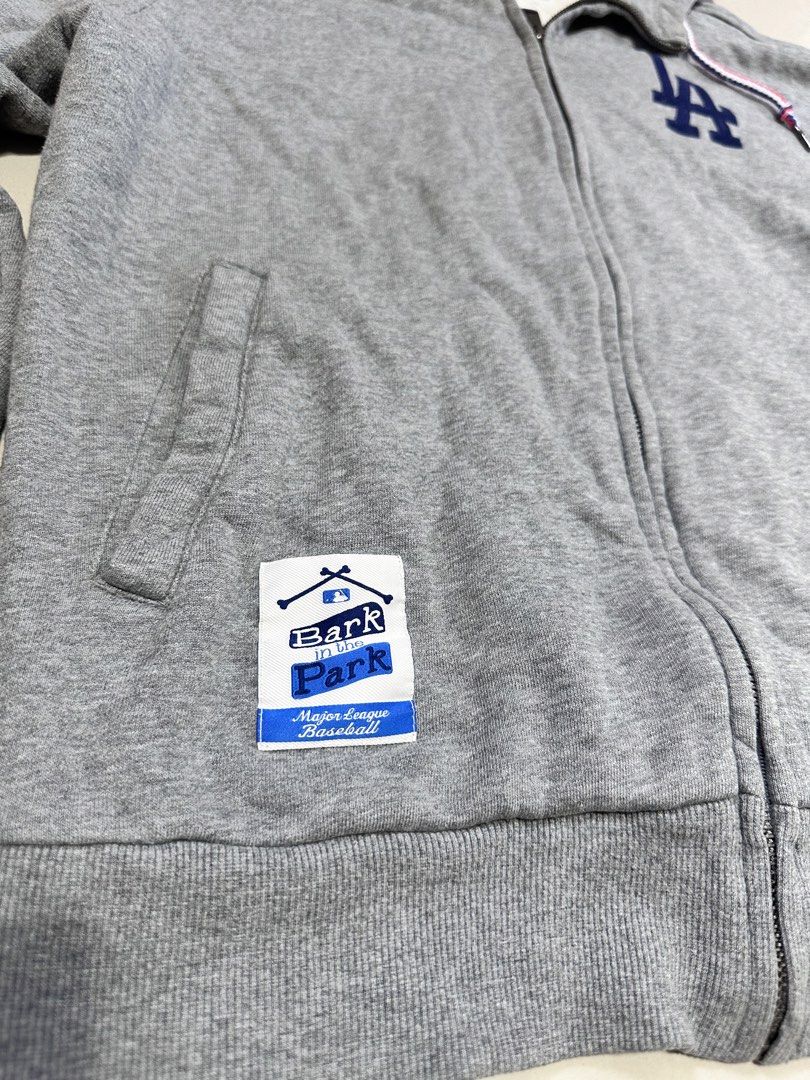 MLB jacket hoodie (Category: Coats, Jackets and Outerwear) located in Manila. Submitted by nilodanzcuadra (Listing ID 1468330552, Image 3). Description: Size medium Like new Loc: north caloocan.