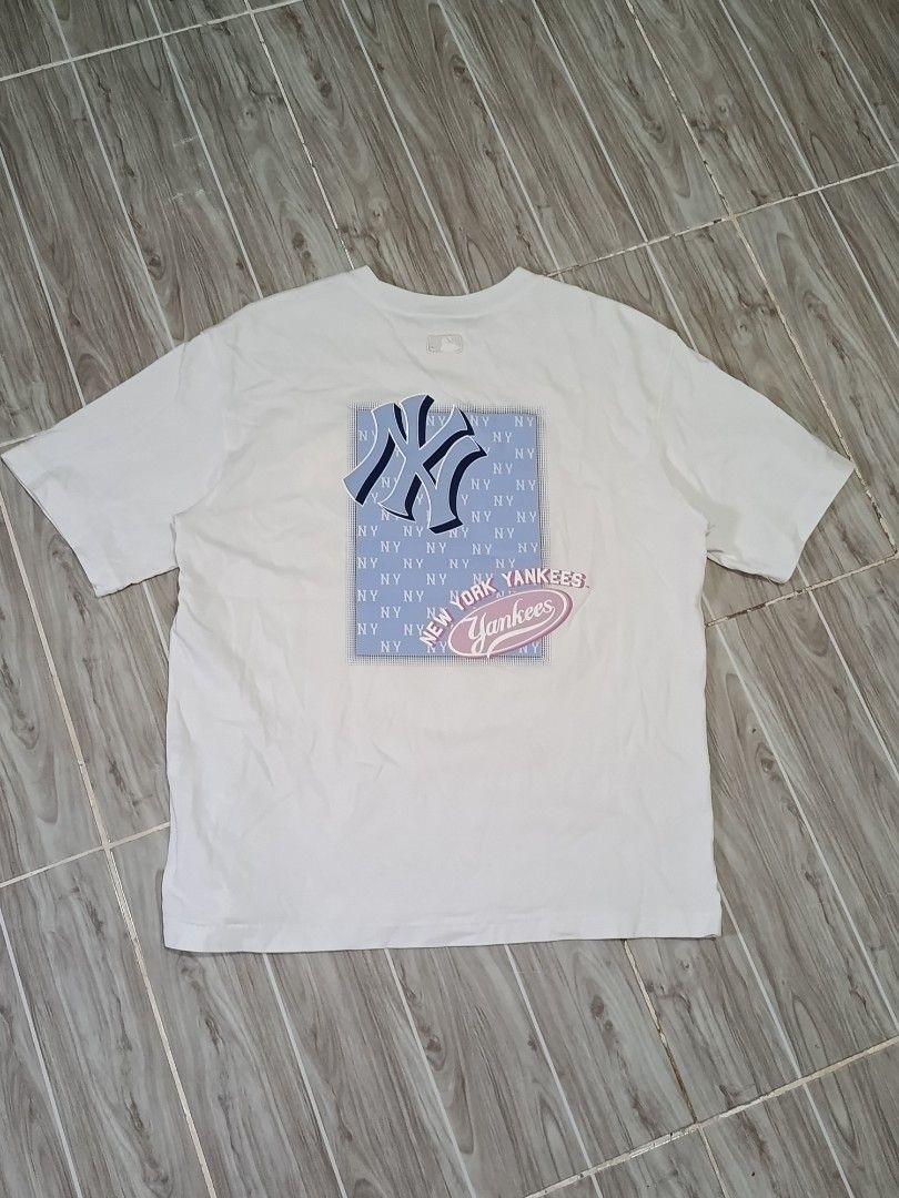 MLB NY YANKEES TSHIRT (freeshipping) (Category: Tshirts & Polo Shirts ) located in Quezon City. Submitted by gyl-stop (Listing ID 1468410321, Image 2). Description: free shipping 21.5 x 26.5 excellent condi cr:9.8/10 issue: none.