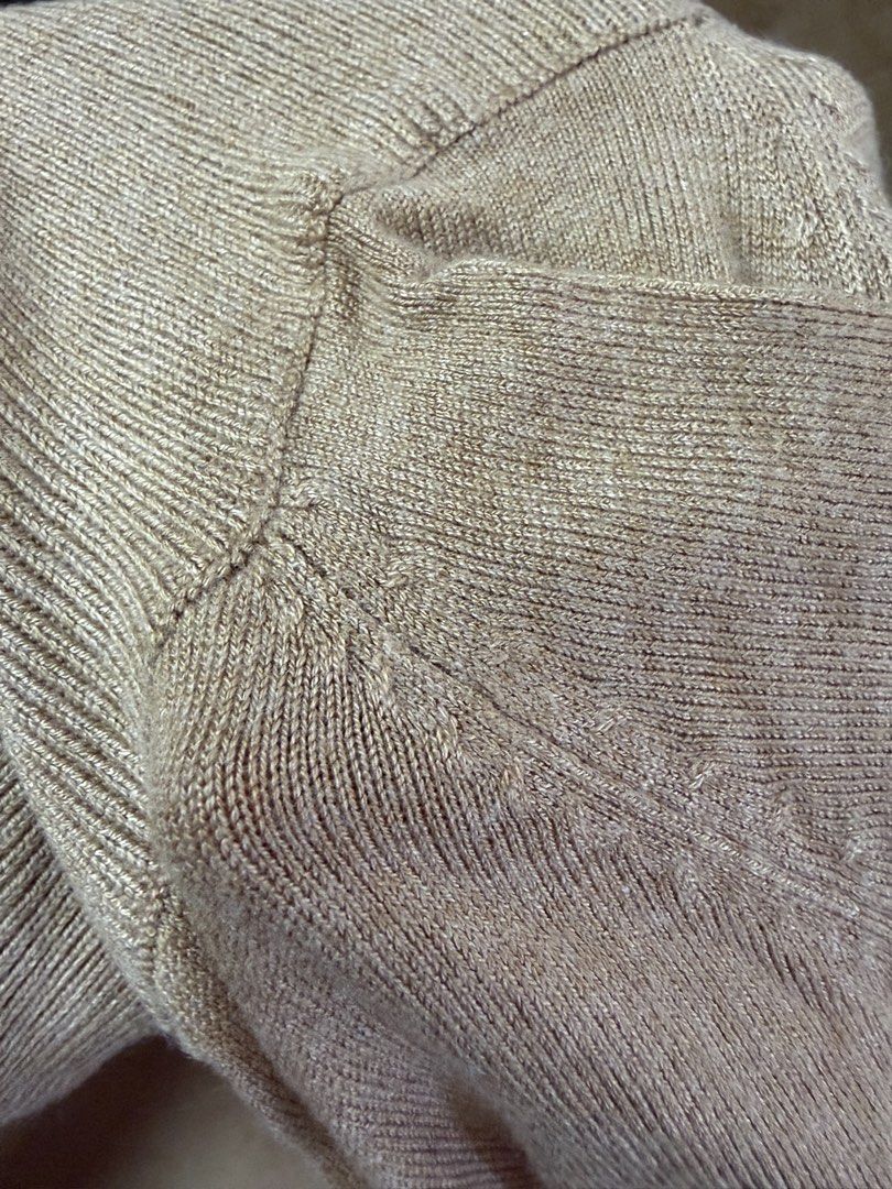 MNG Turtleneck Short Sleeve blouse (Category: Blouses) located in Marikina City. Submitted by phelinky_finds (Listing ID 1468344103, Image 3). Description: 🛍️ DESCRIPTION: - Brand: MNG - Style: Short-sleeve turtleneck sweater - Color: Versatile beige - Material: Soft ribbed knit - Size: EUR S / USA XS / CN 160/84A ✅ Condition: Great neutral piece for layering or standalone wear. Slightly used, with minor signs of previous use. Please review the 