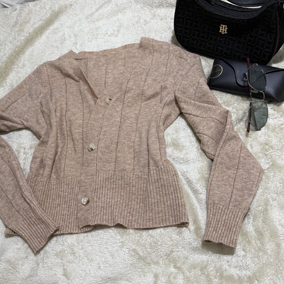 Mocha Brown Ribbed Button-Up Cardigan (Category: Coats, Jackets and Outerwear) located in Pasay City. Submitted by bellita_05 (Listing ID 1468458808, Image 1). Description: .