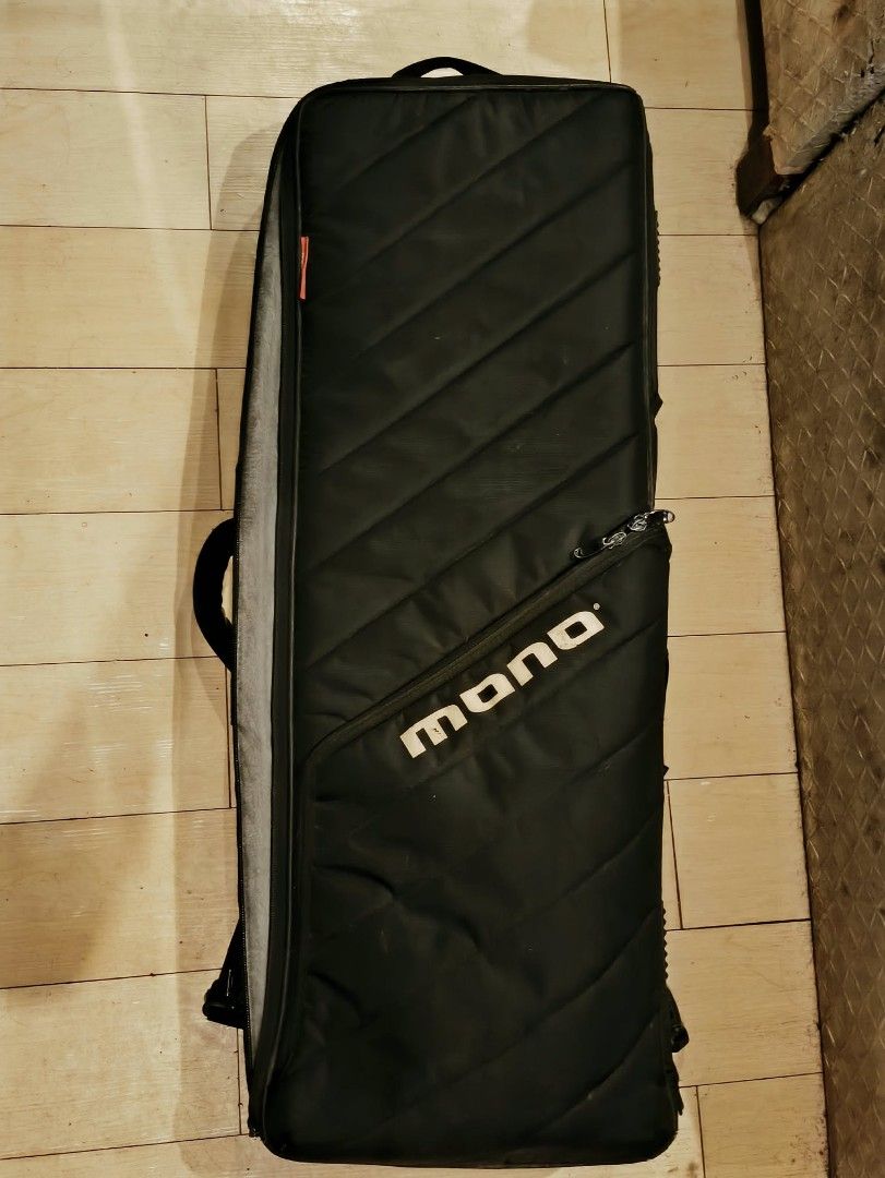 MONO Vertigo Keyboard 61 Case (Category: Musical Instruments) located in Taguig. Submitted by obsidian.rose (Listing ID 1468395462, Image 1). Description: Please manage your expectations, this item is used. Check pictures first and message if sure buyer ONLY. No lowballers. That is the last price. Case details: DIMENSIONS & FITTING Internal Dimensions: 38" x 13.5" x 4" (96.5cm x 34.3cm x 10.2cm) External Dimensions: 42.5" x 18.5" x 6.3" (108.0cm 