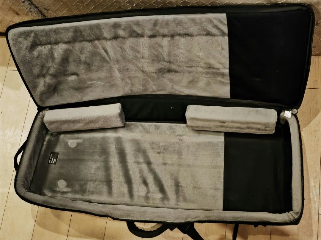 MONO Vertigo Keyboard 61 Case (Category: Musical Instruments) located in Taguig. Submitted by obsidian.rose (Listing ID 1468395462, Image 3). Description: Please manage your expectations, this item is used. Check pictures first and message if sure buyer ONLY. No lowballers. That is the last price. Case details: DIMENSIONS & FITTING Internal Dimensions: 38" x 13.5" x 4" (96.5cm x 34.3cm x 10.2cm) External Dimensions: 42.5" x 18.5" x 6.3" (108.0cm 
