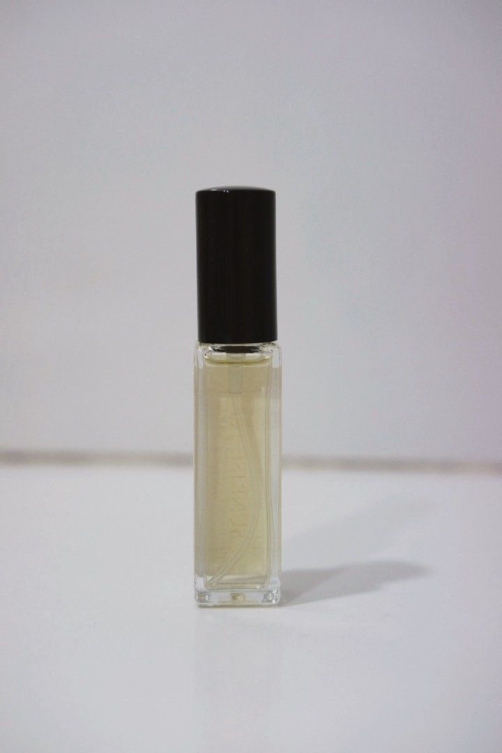 Moonsteria Sunrise Tea Eau De Parfum 10ml (Category: Fragrance & Deodorants) located in Quezon City. Submitted by catmomma (Listing ID 1468363082, Image 2). Description: SUNRISE TEA “A morning ritual, where lily of the valley gently eases the heart awake, while peach white tea lingers in a soft, airy warmth. A hopeful reminder that there is always space for unexpected encounters, love and new beginnings.” T: Lilly of Valley, Cotton H: White tea, 
