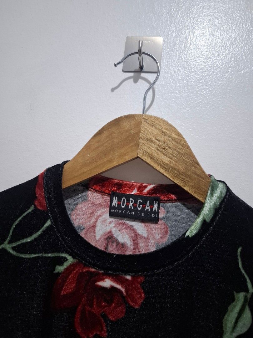 Morgan de toi (Category: Blouses) located in Tarlac. Submitted by christopher.24 (Listing ID 1468324085, Image 3). Description: excellent condition legit.