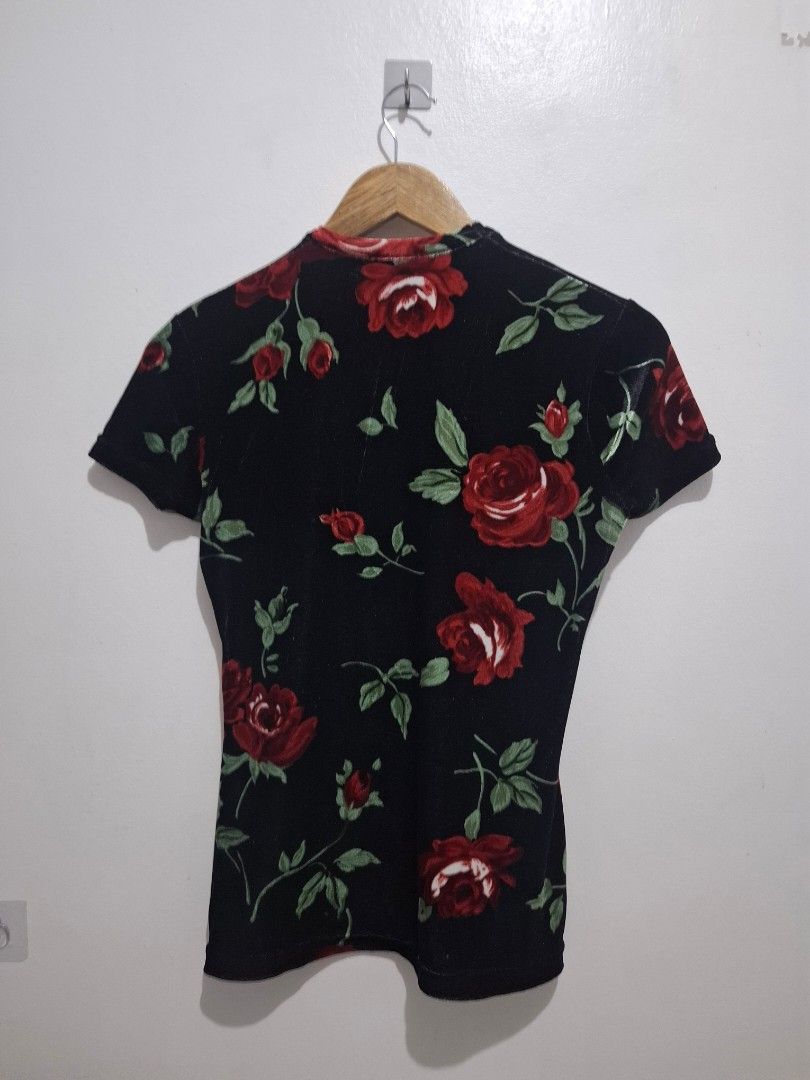 Morgan de toi (Category: Blouses) located in Tarlac. Submitted by christopher.24 (Listing ID 1468324085, Image 2). Description: excellent condition legit.