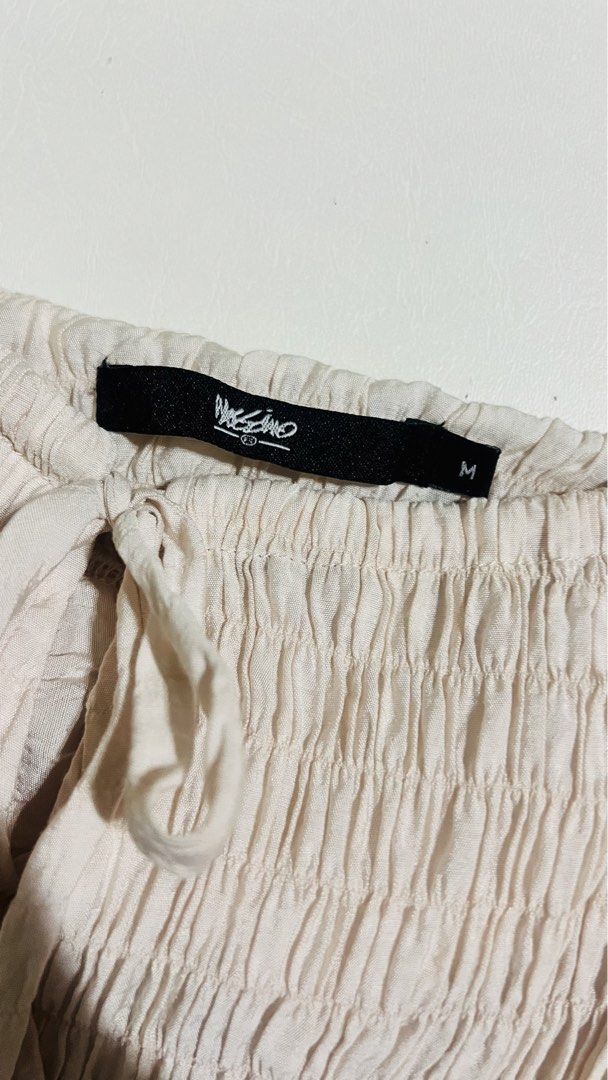 Mossimo blush pink top (Category: Blouses) located in Bacolod City. Submitted by mairea (Listing ID 1468438653, Image 2). Description: Blush pink/light pink in actual With washable stain Swipe left Size: Medium Used once or twice only.
