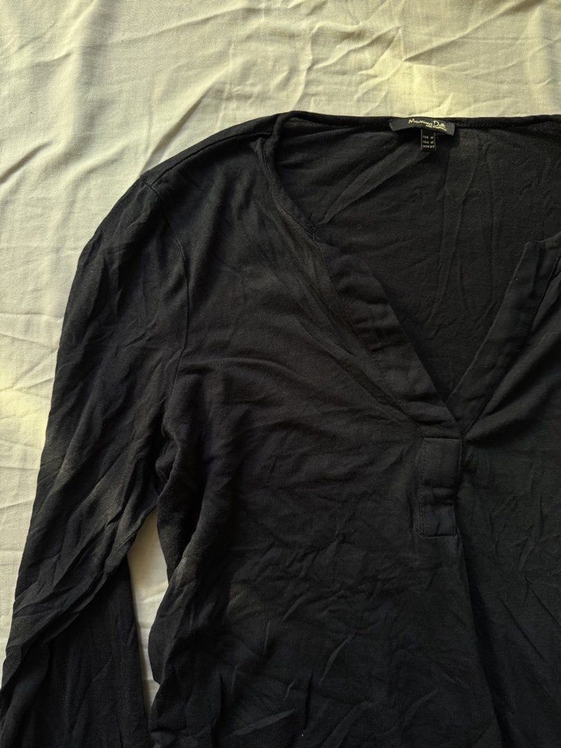 Mossimo Longsleve Women Color Black (Category: Longsleeves) located in Mandaluyong City. Submitted by uol77 (Listing ID 1468346165, Image 1). Description: .