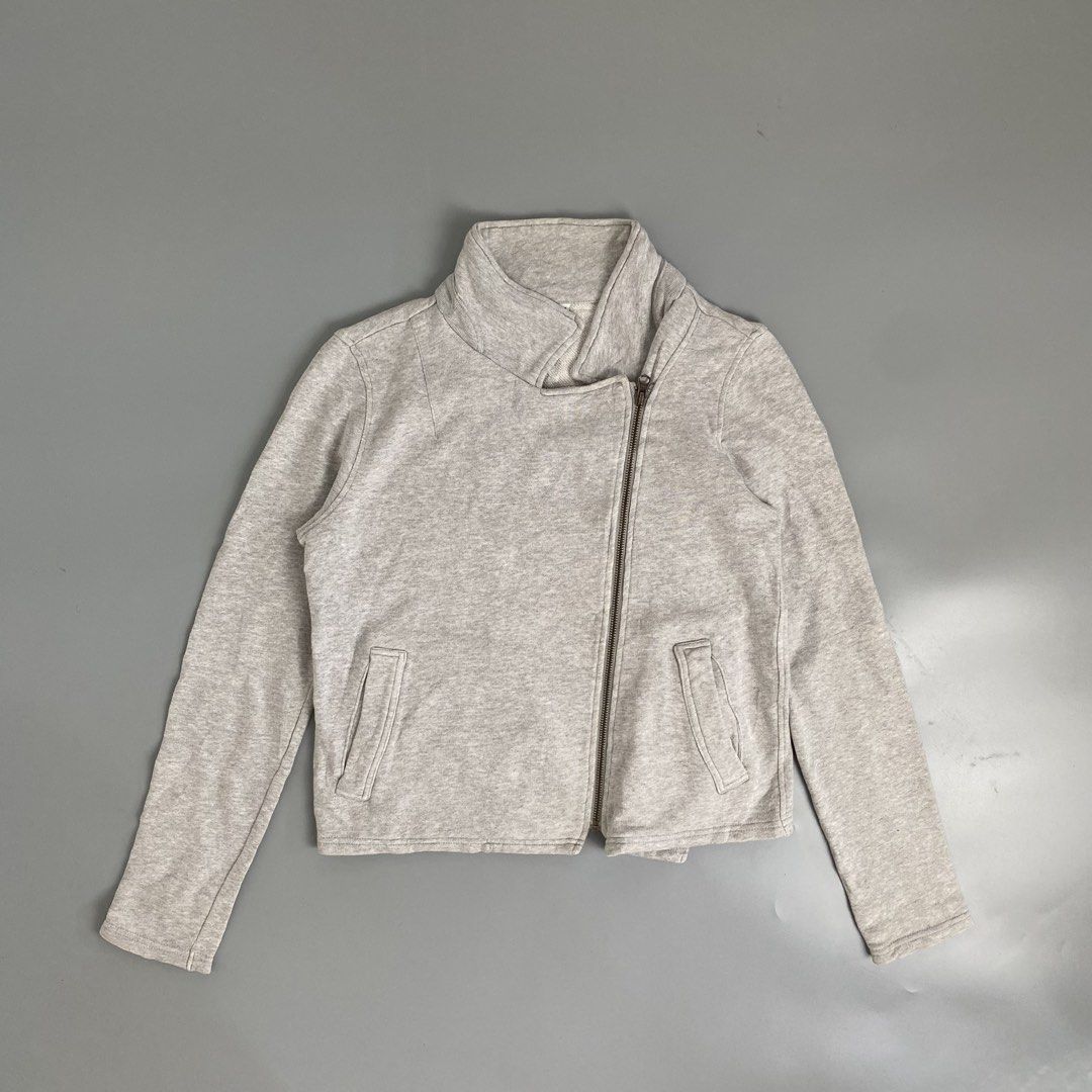 Muji ✨ | Heathered Gray Asymmetrical Zip Moto Jacket (Category: Coats, Jackets and Outerwear) located in Bulacan. Submitted by orc.ph (Listing ID 1468397508, Image 1). Description: Muji ✨ | Heathered Gray Asymmetrical Zip Moto Jacket Material Used: 100% Cotton - Gray -Casual -Streetwear -Asymmetrical Full-Zip -Side Slip Hand Pockets -Funnel Mock Neck ‎-Size: M -Width: 19.5 ‎-Length: 20 ‎ ‎Pristine Condition. No Visible Flaws. Issue: NONE ‎ ‎⚠️Not