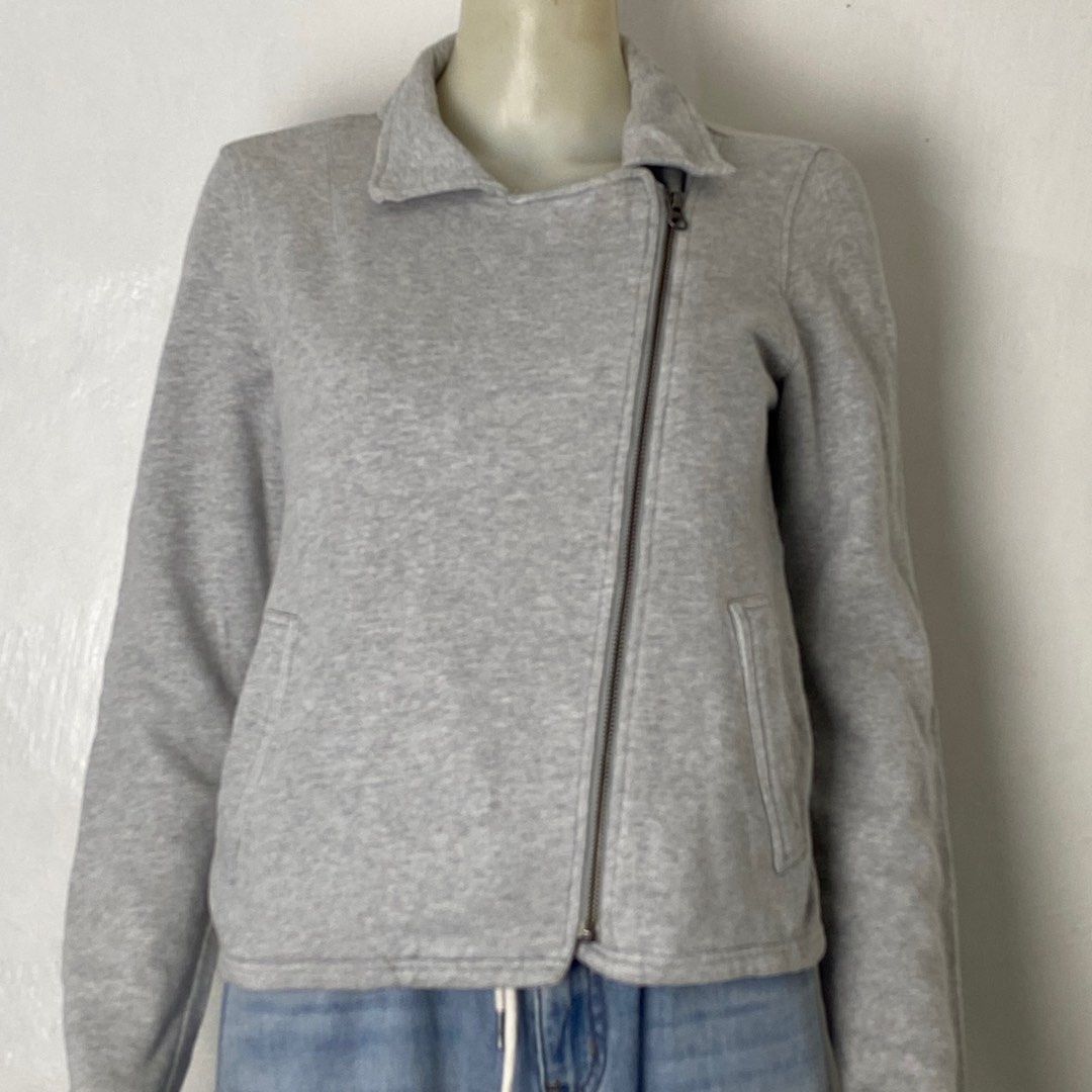 Muji ✨ | Heathered Gray Asymmetrical Zip Moto Jacket (Category: Coats, Jackets and Outerwear) located in Bulacan. Submitted by orc.ph (Listing ID 1468397508, Image 3). Description: Muji ✨ | Heathered Gray Asymmetrical Zip Moto Jacket Material Used: 100% Cotton - Gray -Casual -Streetwear -Asymmetrical Full-Zip -Side Slip Hand Pockets -Funnel Mock Neck ‎-Size: M -Width: 19.5 ‎-Length: 20 ‎ ‎Pristine Condition. No Visible Flaws. Issue: NONE ‎ ‎⚠️Not