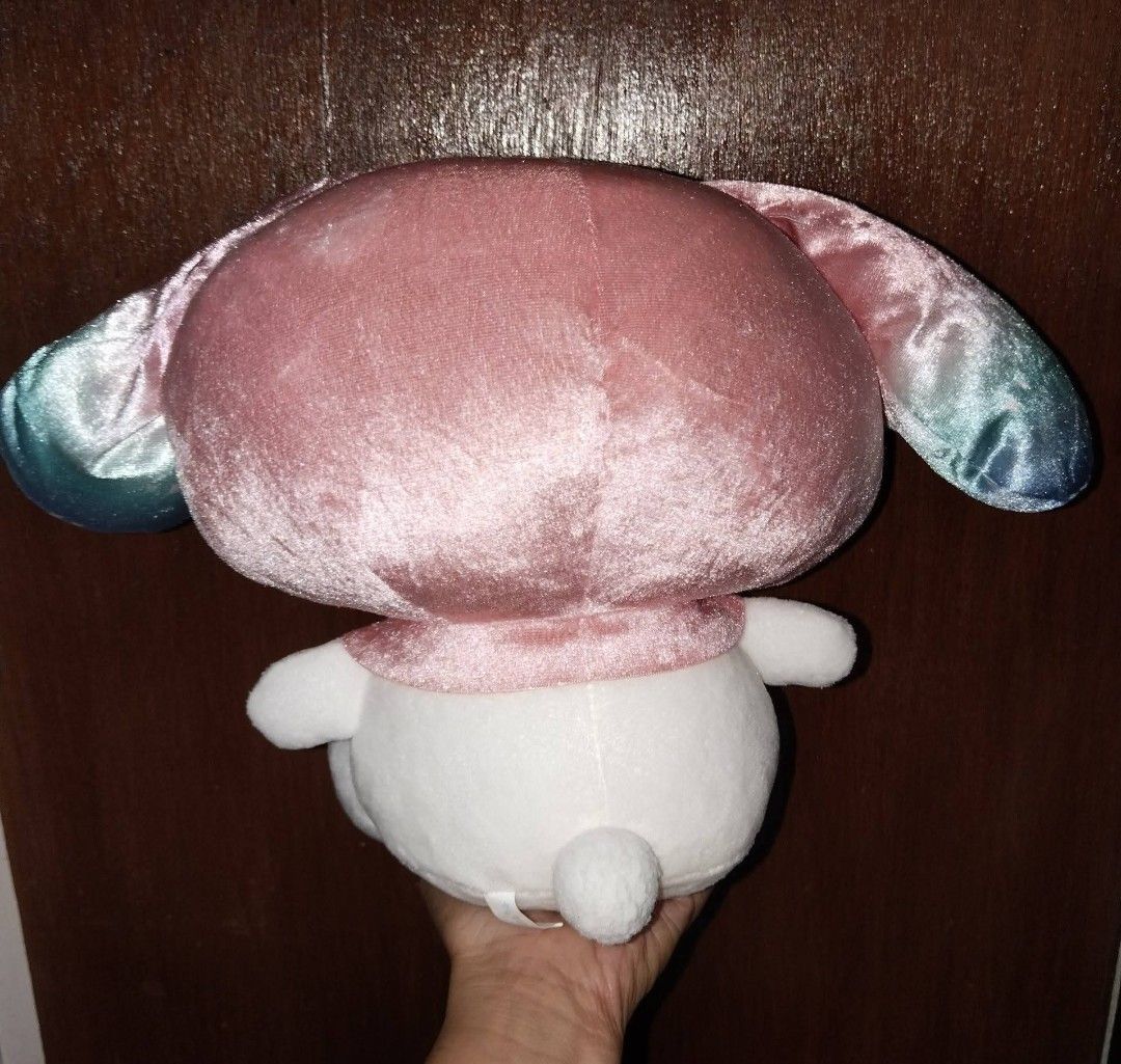 My Melody (Category: Plushies & Soft Toys) located in Marikina City. Submitted by duaaaaa (Listing ID 1468352112, Image 2). Description: AS NEW CONDITION NO ISSUE.