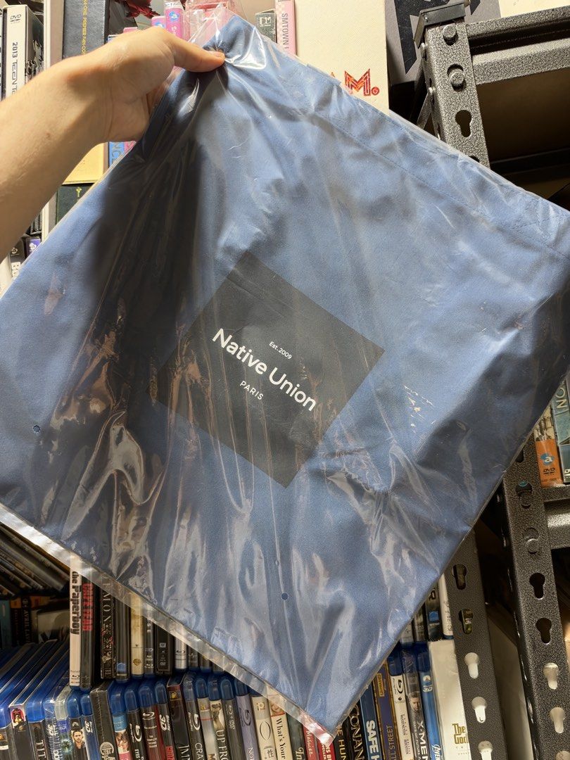 Native Union Lite Tote Bag Navy Blue (Category: Tote Bags) located in Taguig. Submitted by theflower1122 (Listing ID 1468435016, Image 3). Description: SRP: 1,790 Selling it for 500 pesos only - Brand: Native Union (WFA Lite Tote Bag) - Color: Navy Blue - Condition: Brand new, still sealed in original plastic packaging with barcode sticker and price tag attached - Design: Clean solid canvas exterior with centered Native Union Paris logo patch - U