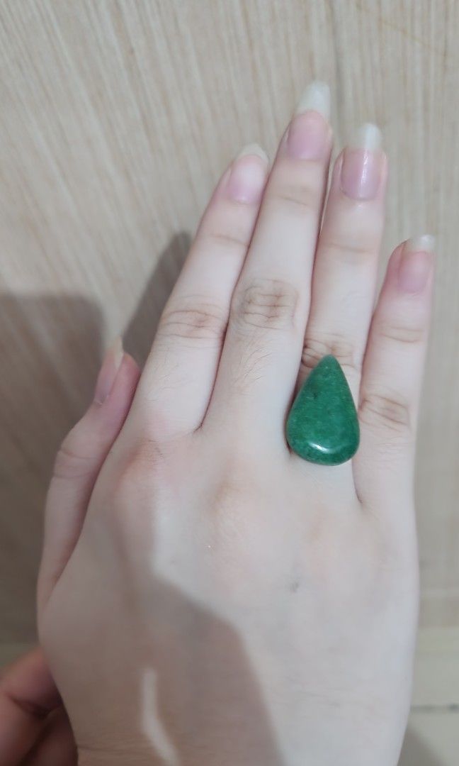 Natural Emerald (Category: Precious Stones) located in Santiago. Submitted by bgoldia (Listing ID 1468440804, Image 1). Description: Natural Emerald (Cabochon) Good for Ring setting or pendant pear cut for statement piece.