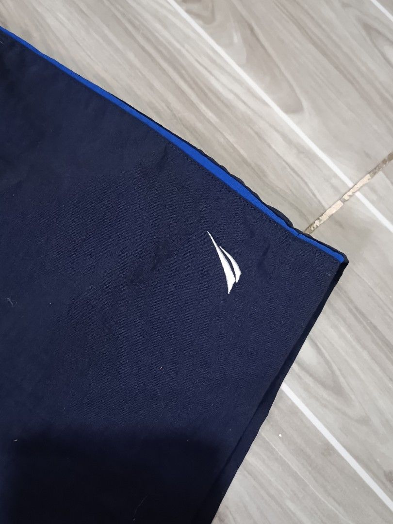 NAUTICA NYLON TRUNK SHORT (freeshipping) (Category: Shorts) located in Quezon City. Submitted by gyl-stop (Listing ID 1468422640, Image 3). Description: free shipping 30-35 x 18.5 excellent condi cr: 9.8/10 issue: none.