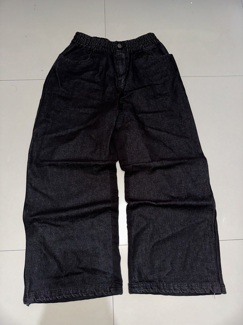 NBA WIDE LEG PANTS (Category: Jeans) located in Manila. Submitted by bendeictsthrift53 (Listing ID 1468346796, Image 1). Description: - NBA WIDE LEG PANTS - EXCELLENT TO AS NEW CONDITION - NO ISSUE - already wash - SOLID NITO SA HARAP DENIM SA LIKOD SWEAT PANTS🔥 stayle - W 26 to 32 L 38 Hem 11.5.