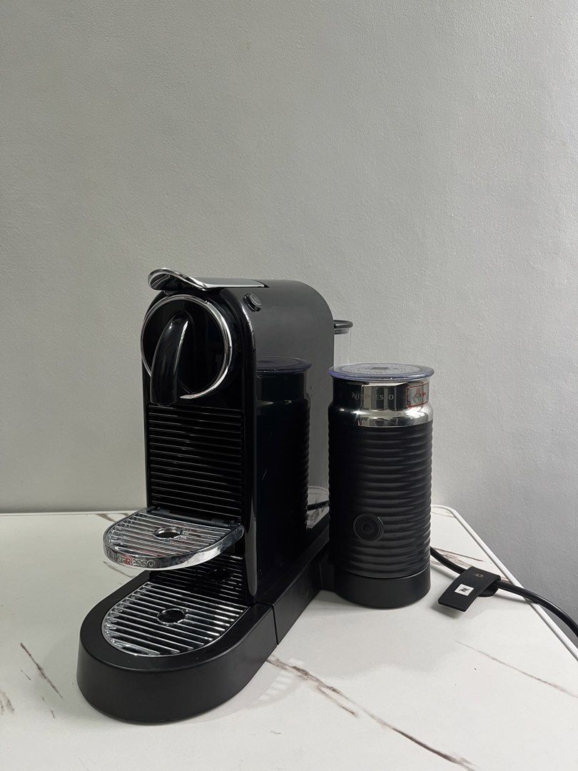 Nespresso CitiZ & Milk espresso machine (Category: Coffee Machines & Makers) located in Bacacay. Submitted by aiksgoods (Listing ID 1468425229, Image 1). Description: .