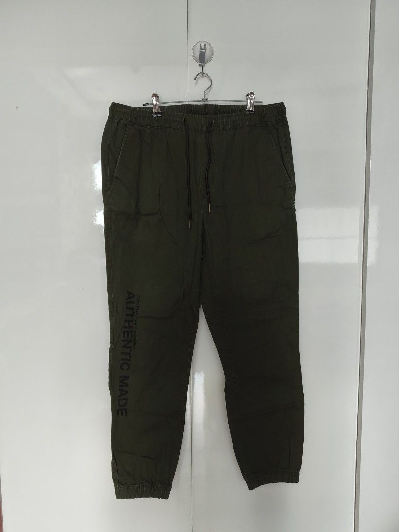 Net Olive Green Chinos Men (Category: Chinos) located in Manila. Submitted by smilefashion08 (Listing ID 1468294673, Image 1). Description: Waist 32-33 Length 38.