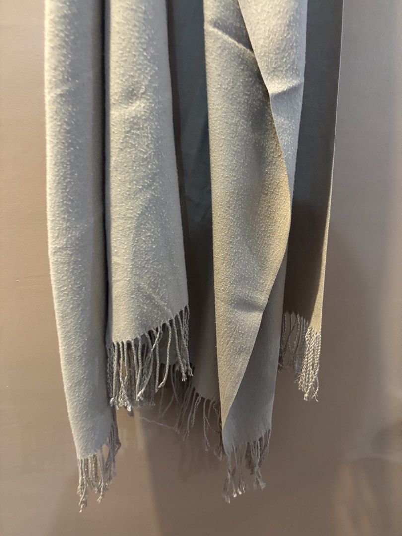 Neutral Beige Fringe Scarf Shawl (Category: Scarves) located in Manila. Submitted by shopmik4scloset (Listing ID 1468352183, Image 2). Description: Hi 👋🏽 Yes, it’s available :) No issues Preloved not thrifted 📍: Sampaloc Manila 🚚: Lalamove or J&T 💵: Gcash No meet ups, cod or free sf ! .