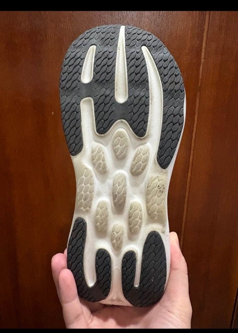 New Balance 1080 v15 (Category: Sneakers) located in Manila. Submitted by kendespe (Listing ID 1468422179, Image 2). Description: New Balance 1080 v15 size 10 wide version that can fit up to size 10.5 (my normal size is 10.5) RFS : DECLUTTERING.