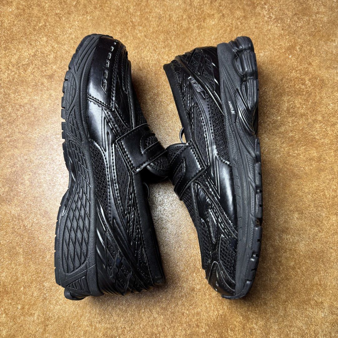 NEW BALANCE 1906L (Category: Sneakers) located in Panabo. Submitted by shoerarefinds (Listing ID 1468341999, Image 3). Description: NB 1906L “triple black” (off) SIZE: CM 25.5 / EURO 40.5 / US 7.5 Good as new LOCATION: PANABO CITY, DAVAO DEL NORTE, 8105 2200 FREESHIPPING .