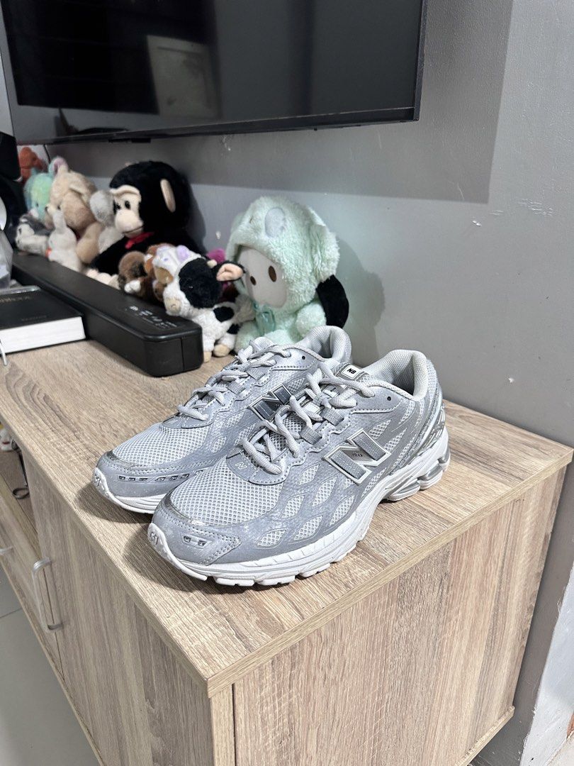 New balance 1906R (Category: Casual Shoes) located in Manila. Submitted by nilodanzcuadra (Listing ID 1468325010, Image 1). Description: Size 10 mens Like new Loc: north caloocan.