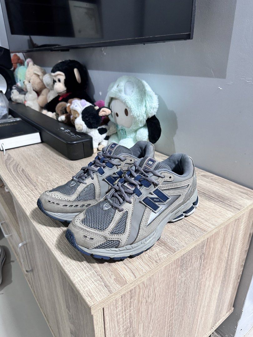 New balance 1906R (Category: Casual Shoes) located in Manila. Submitted by nilodanzcuadra (Listing ID 1468326639, Image 1). Description: Size 8 mens Like new Loc: north caloocan.