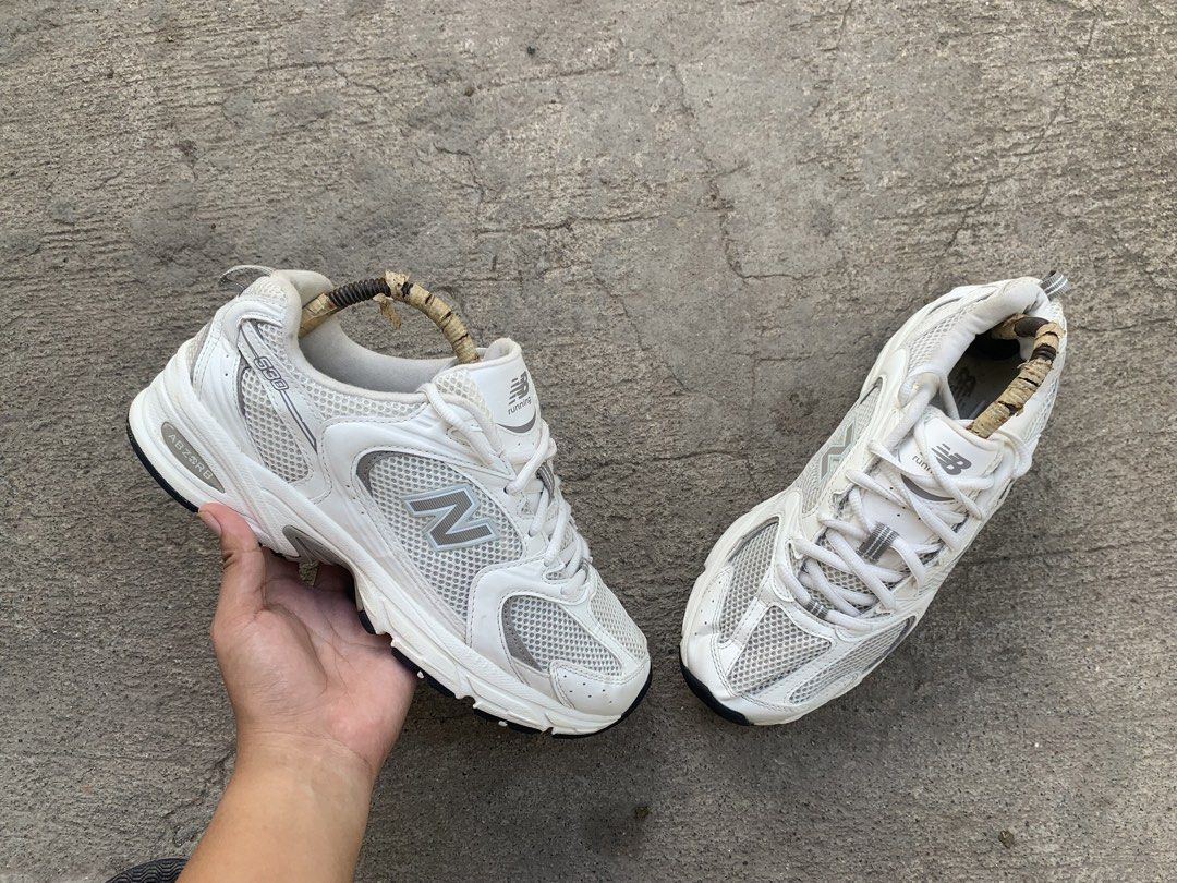 New Balance 530 (Category: Sneakers) located in Sibulan. Submitted by sharlyngra11287 (Listing ID 1468302105, Image 1). Description: Mine: 1,650 pesos🍀 Brand: New Balance 530 Size: 40 Condition: Super minimal sign of usage💗🎀.