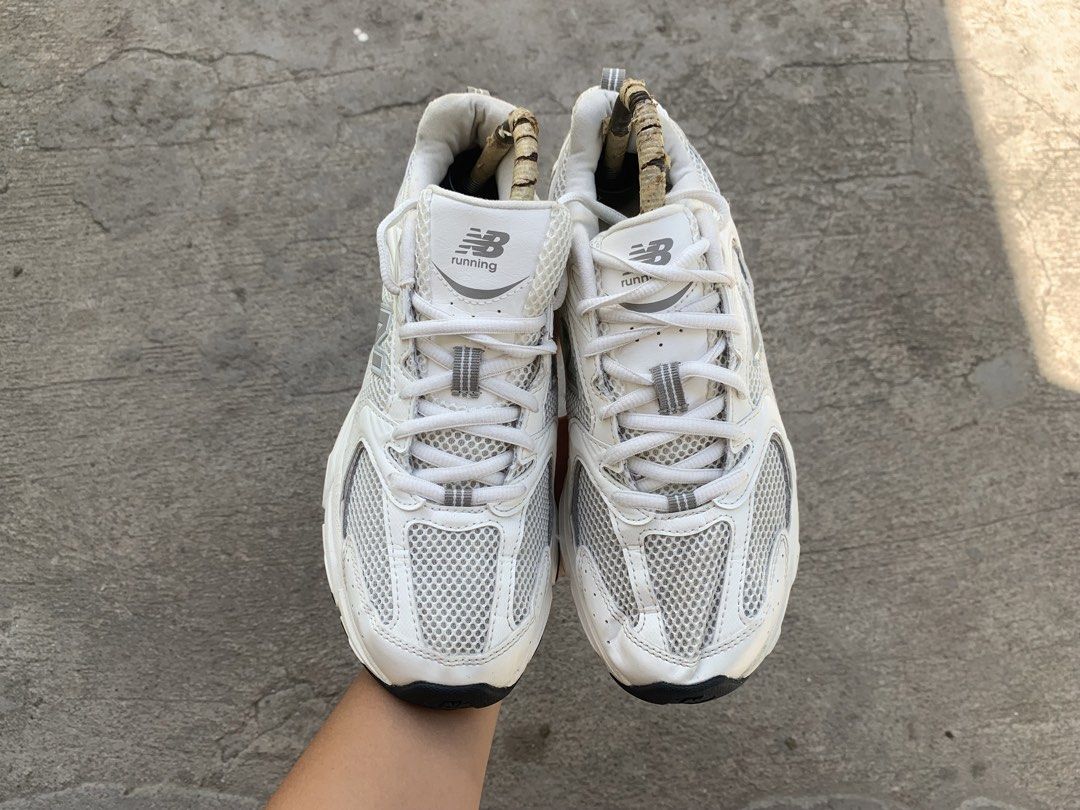 New Balance 530 (Category: Sneakers) located in Sibulan. Submitted by sharlyngra11287 (Listing ID 1468302105, Image 3). Description: Mine: 1,650 pesos🍀 Brand: New Balance 530 Size: 40 Condition: Super minimal sign of usage💗🎀.