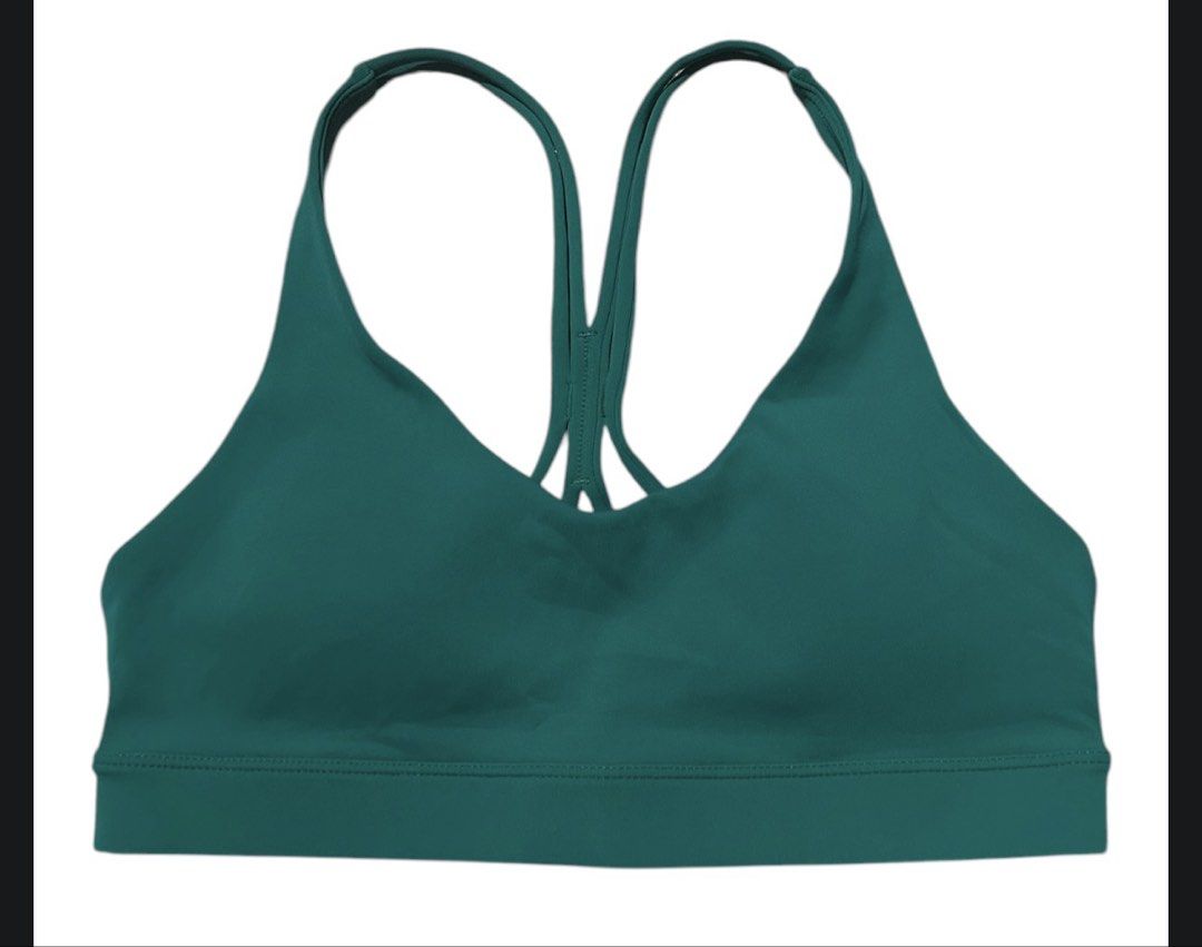 new balance essential yoga bra size medium (Category: Activewear) located in Iba. Submitted by xooperfindslb (Listing ID 1468383468, Image 1). Description: new balance essential yoga bra size medium Color: medusa green As new condition No issue.