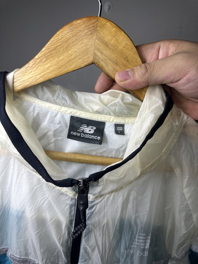 NEW BALANCE RUNNING WINDBREAKER (Category: Coats, Jackets and Outerwear) located in Molave. Submitted by thriftmate13 (Listing ID 1468459340, Image 3). Description: .