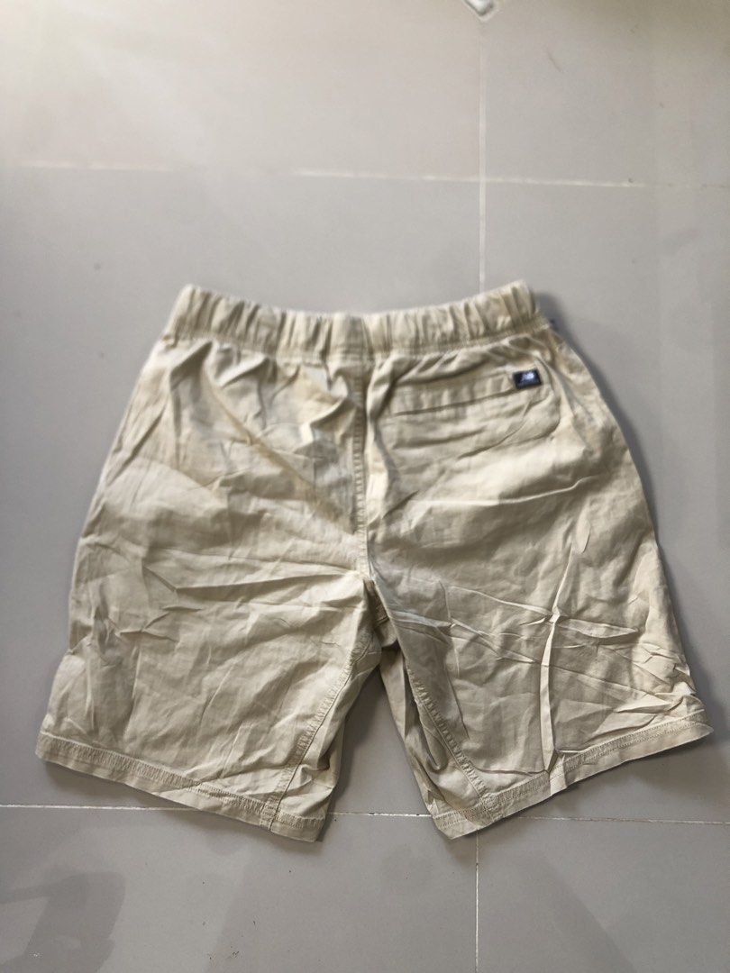 New balance short (Category: Shorts) located in Binalbagan. Submitted by kianbenedict024 (Listing ID 1468306245, Image 2). Description: New balance short Excellent condition Size large.