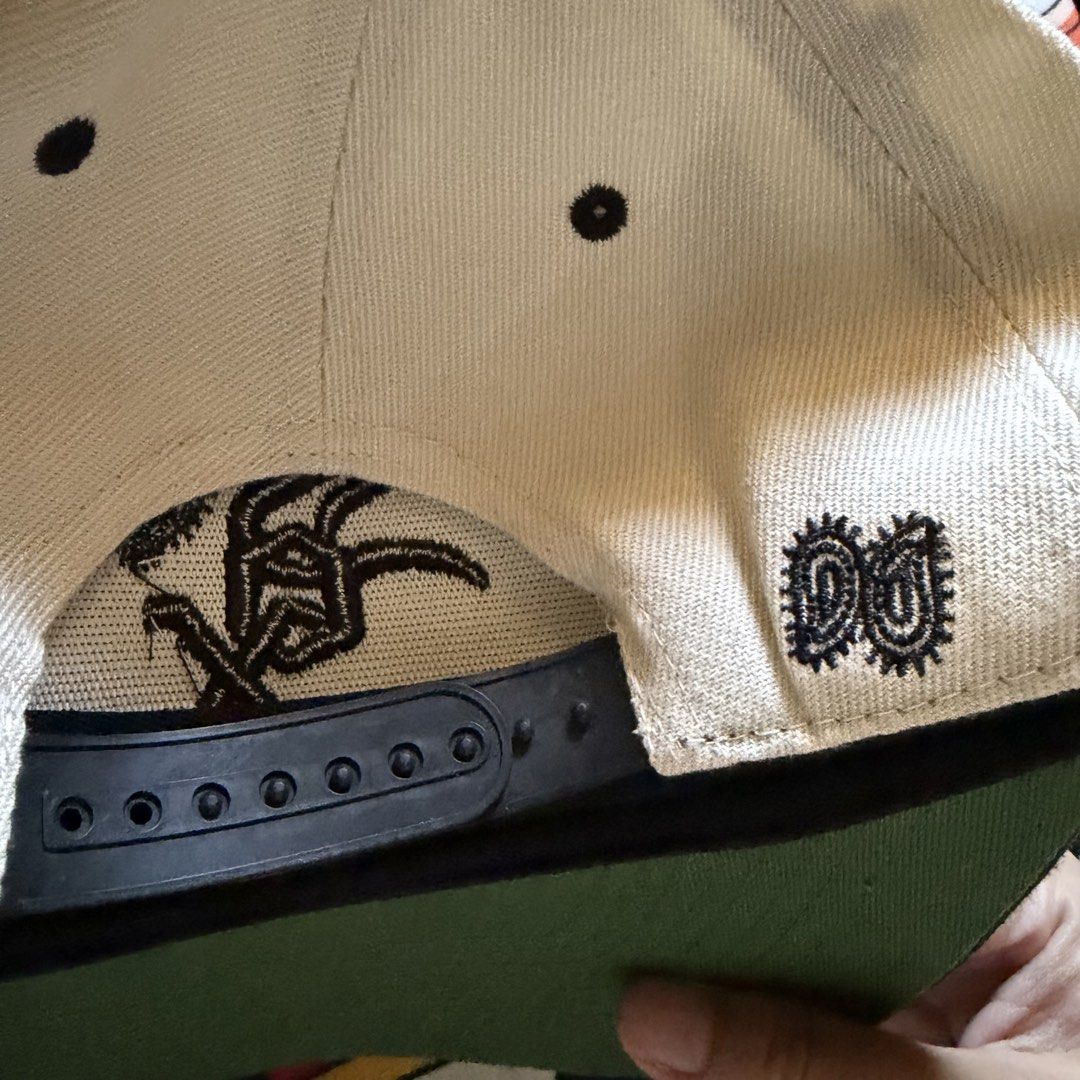 NEW ERA 9FORTY E-FRAME CHICAGO WHITE SOX CAP (Category: Caps & Hats) located in Taguig. Submitted by winterienne (Listing ID 1468325974, Image 2). Description: Negotiable.