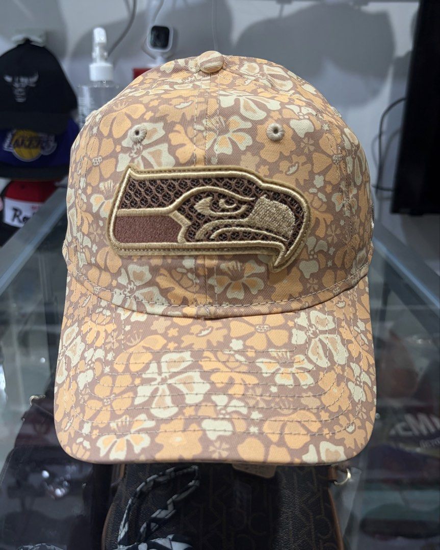 New Era 9twenty Seattle seahawks (Category: Hats & Beanies) located in Pinamalayan. Submitted by danilotubero08 (Listing ID 1468348032, Image 1). Description: New Era 9twenty Seattle seahawks strapback.