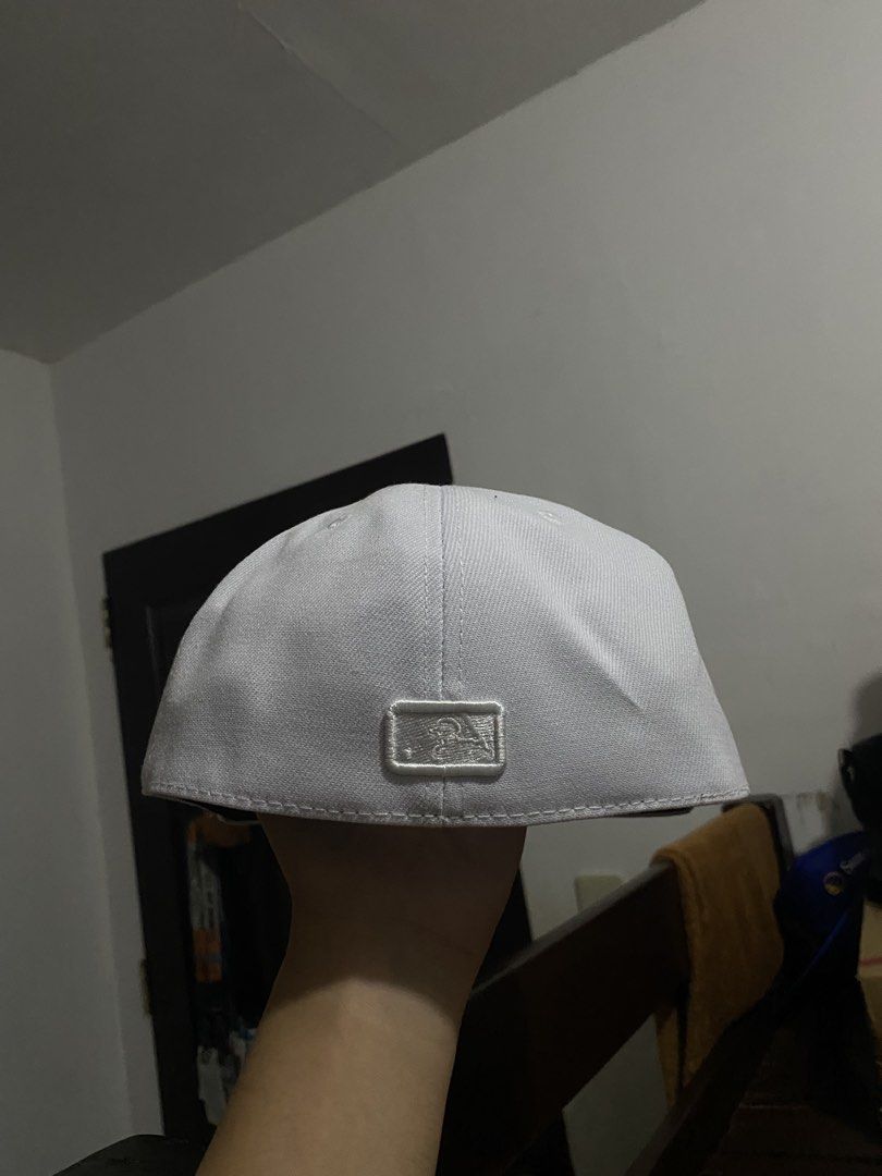 New Era White Fitted Cap (Category: Caps & Hats) located in Binan City. Submitted by racksblue (Listing ID 1468442698, Image 2). Description: .