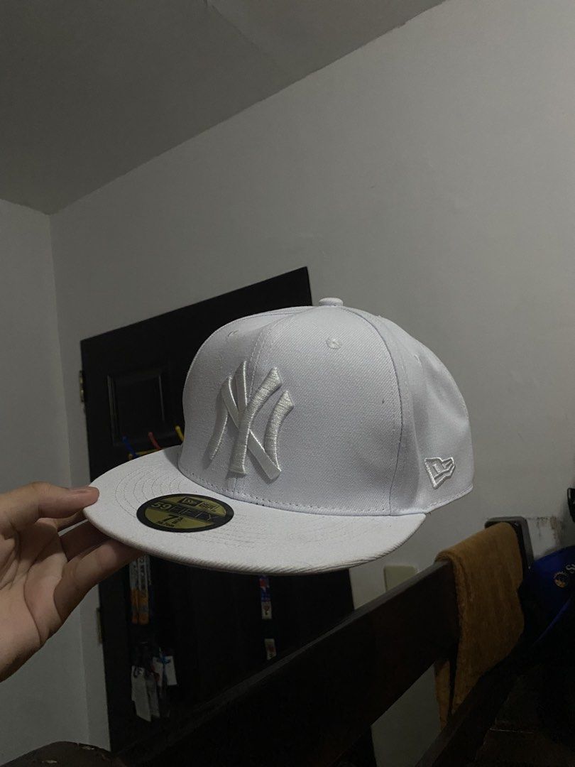 New Era White Fitted Cap (Category: Caps & Hats) located in Binan City. Submitted by racksblue (Listing ID 1468442698, Image 1). Description: .