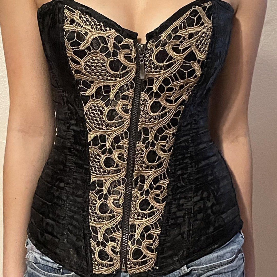 Nice Black Corset Zip up and adjustable lace (Category: Others Tops) located in Nasugbu. Submitted by janstuffs.ph (Listing ID 1468297350, Image 2). Description: Black Corset zip up Adjustable lace at the back Good as new Small to Medium Womens.
