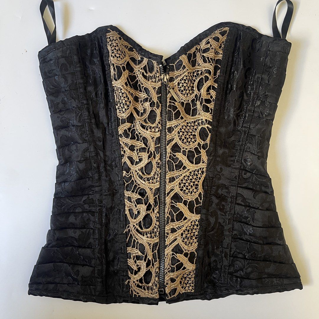 Nice Black Corset Zip up and adjustable lace (Category: Others Tops) located in Nasugbu. Submitted by janstuffs.ph (Listing ID 1468297350, Image 3). Description: Black Corset zip up Adjustable lace at the back Good as new Small to Medium Womens.