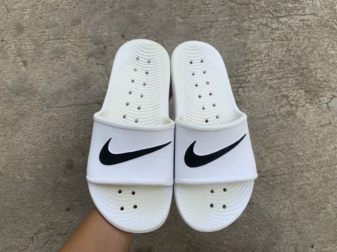 Nike (Category: Slippers and slides) located in Sibulan. Submitted by sharlyngra11287 (Listing ID 1468304241, Image 3). Description: Mine: 870 pesos🍀 Brand: Nike Size: M7, W8 Condition: Minimal sign of usage💗🎀.
