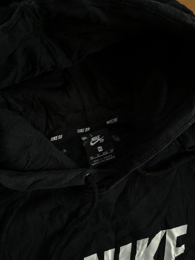 Nike (Category: Coats, Jackets and Outerwear) located in Santo Tomas. Submitted by vincezy2 (Listing ID 1468417864, Image 3). Description: Nike SB Icon Pull-Over Hoodie Good asnew condition Color rate: 10/10 (black) Size Xs on tag Dimes: width 19 length 25.5 No issues Need wash only..