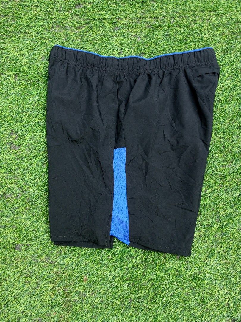 nike (Category: Shorts) located in Santa Cruz. Submitted by romel_garments (Listing ID 1468437862, Image 3). Description: Nike running short excellent condition no issue size xl on tag waist 32 to 38 max length 18 above the knee.