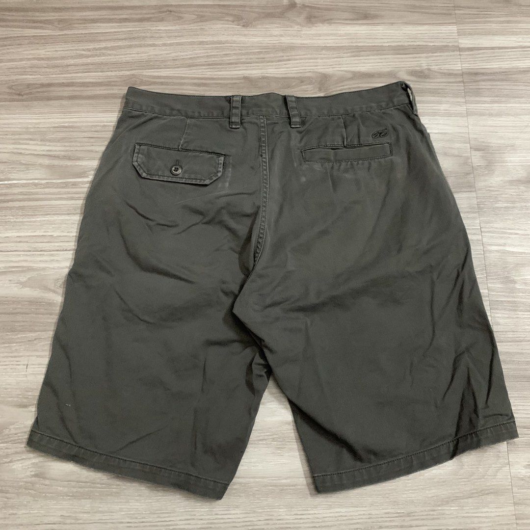 Nike 6.0 (Category: Shorts) located in Cavite. Submitted by yobubsss (Listing ID 1468447902, Image 1). Description: Size 34 Good condition Minor issue see picture.