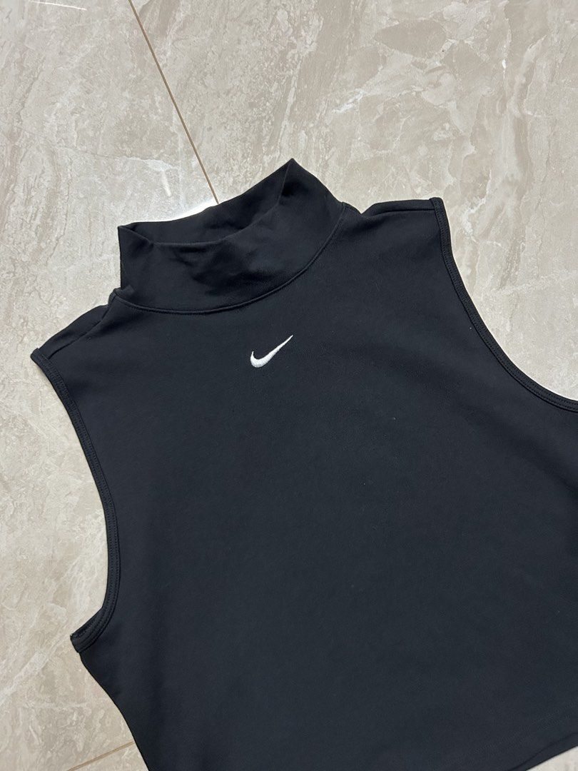Nike - Sleeveless Mock Top (Category: Sleeveless) located in Tayabas. Submitted by streetdepartment (Listing ID 1468415779, Image 3). Description: Nike - Sleeveless Mock Top Very good condition Issue: cut washtag Size: Large fits Small Measurements (inches): Width: 16.5” Length: 16.5” Dm to purchase! Note: Manage your expectations as you are dealing with secondhand items. Color may vary due to lighting. No return / No refund! If you have other qu