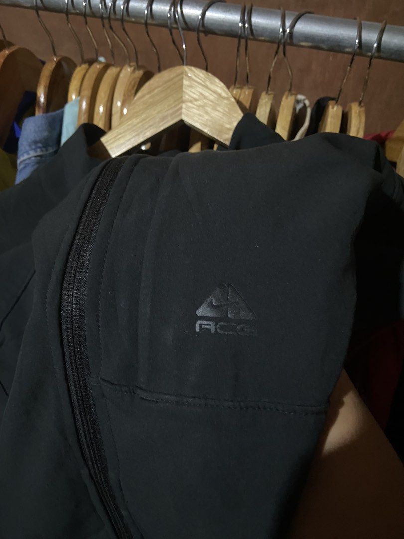 NIKE ACG JACKET (Category: Coats, Jackets and Outerwear) located in Naga. Submitted by lux.shirt.ph (Listing ID 1468459316, Image 2). Description: dm dm dm.