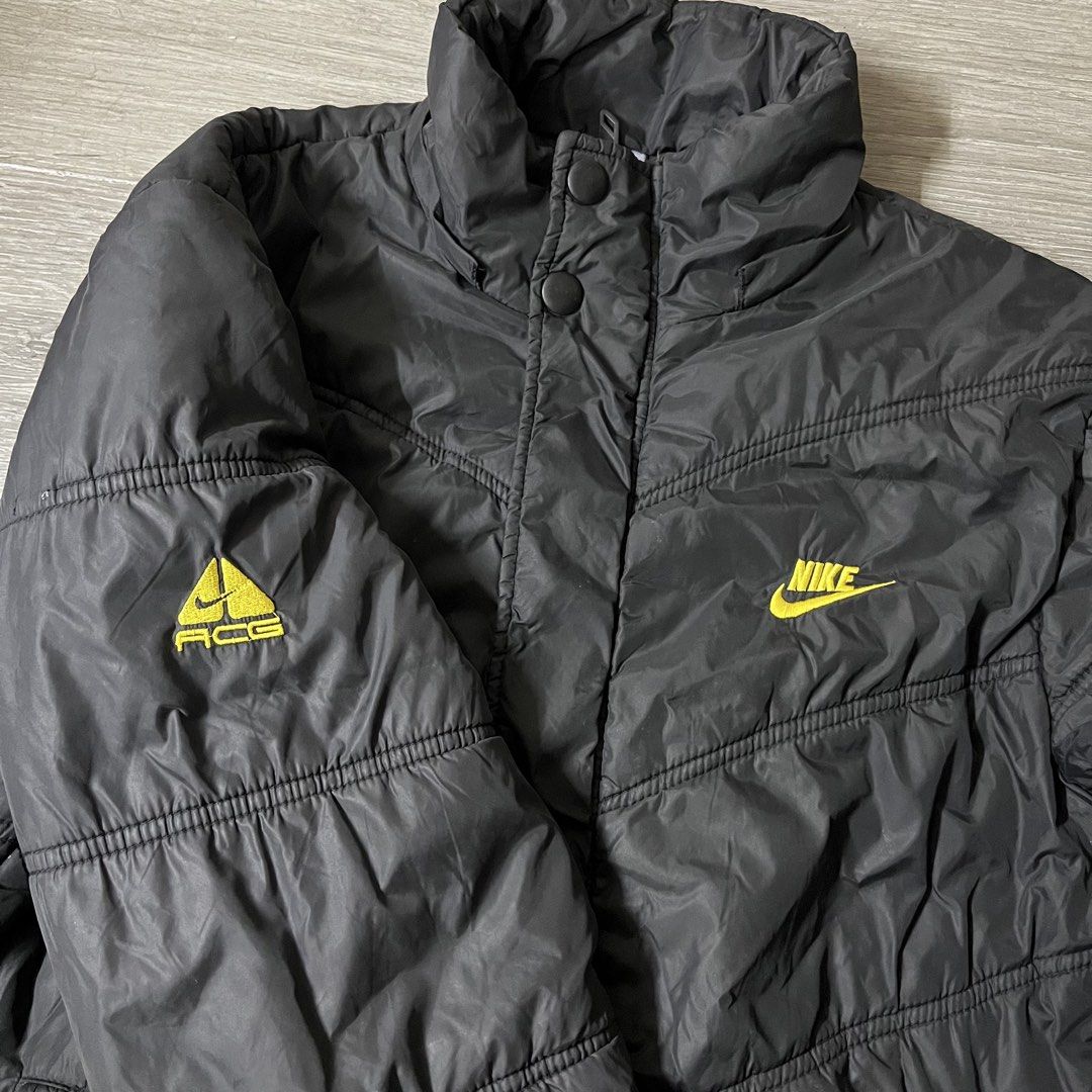Nike ACG Puffer Jacket (Black) (Category: Coats, Jackets and Outerwear) located in Imus. Submitted by eyruh (Listing ID 1468464770, Image 3). Description: XL on tag 26 length / 21 Width Color rate: 9.5/10 Excellent condition.