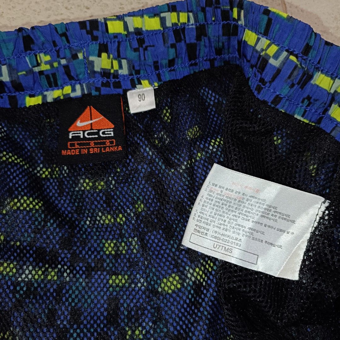 Nike ACG Short (Category: Shorts) located in Cebu City. Submitted by findwaze6000 (Listing ID 1468406898, Image 3). Description: vintage 90s Nike ACG all-over print swim/nylon shorts❗ Excellent to New Size: 90 / Large on tag Waistline: 30-38 Length: 18 Hem: 13 No issue / Flawless Color rate: 10/10 Condition: 10/10 DM TO PURCHASE 📩.