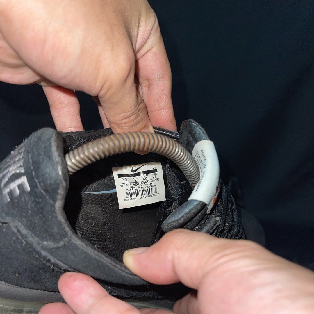 Nike Air Max LD Zero Black Size US 7 (Category: Sneakers) located in Bulacan. Submitted by ogieeee (Listing ID 1468461484, Image 2). Description: - Brand/Model: Nike Air Max LD Zero - Color: Black Suede - Size: US 7 / EUR 40 / CM 25 - Features: Classic Max Air cushioning unit, iconic Nike branding on tongue and heel - Style: Versatile daily wear that pairs easily with any outfit - Price: On sale for only 700 pesos.