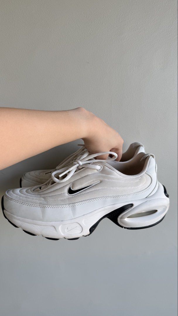 Nike Air Max Portal (Category: Sneakers) located in Pasay City. Submitted by maviemavz (Listing ID 1468357240, Image 2). Description: Colorway: Classic White and Black Condition: Pre-owned with normal signs of wear on the midsoles and outsoles Bought for 5k at Zalora Needs cleaning. You can have it cleaned at La Sole Manila.