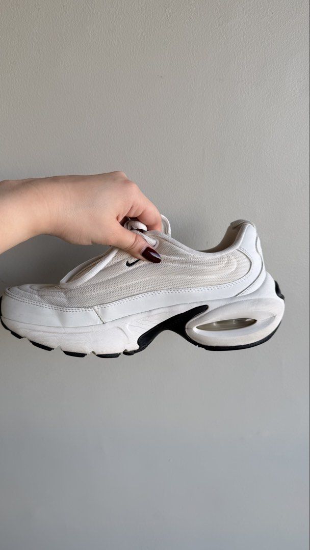 Nike Air Max Portal (Category: Sneakers) located in Pasay City. Submitted by maviemavz (Listing ID 1468357240, Image 3). Description: Colorway: Classic White and Black Condition: Pre-owned with normal signs of wear on the midsoles and outsoles Bought for 5k at Zalora Needs cleaning. You can have it cleaned at La Sole Manila.