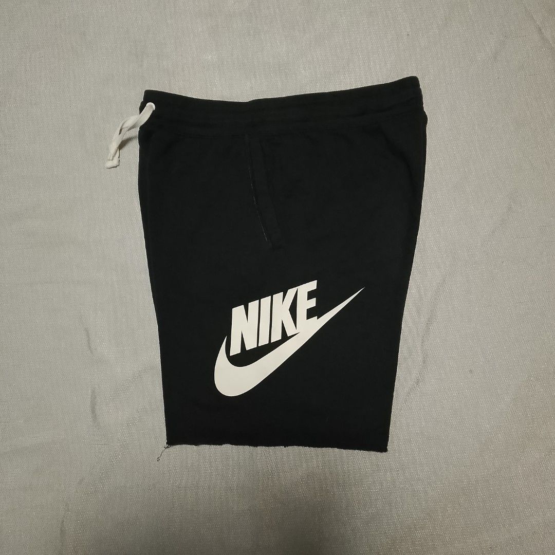 Nike Alumni (Category: Shorts) located in Manila. Submitted by jaysrack (Listing ID 1468331337, Image 1). Description: .